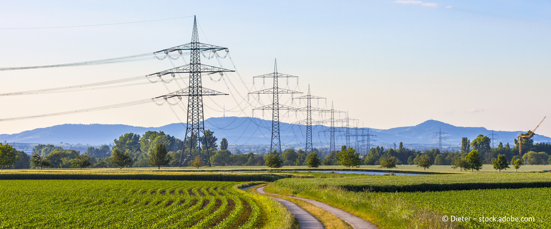Stromtrasse auf dem Land. Stromtrasse auf dem Land.